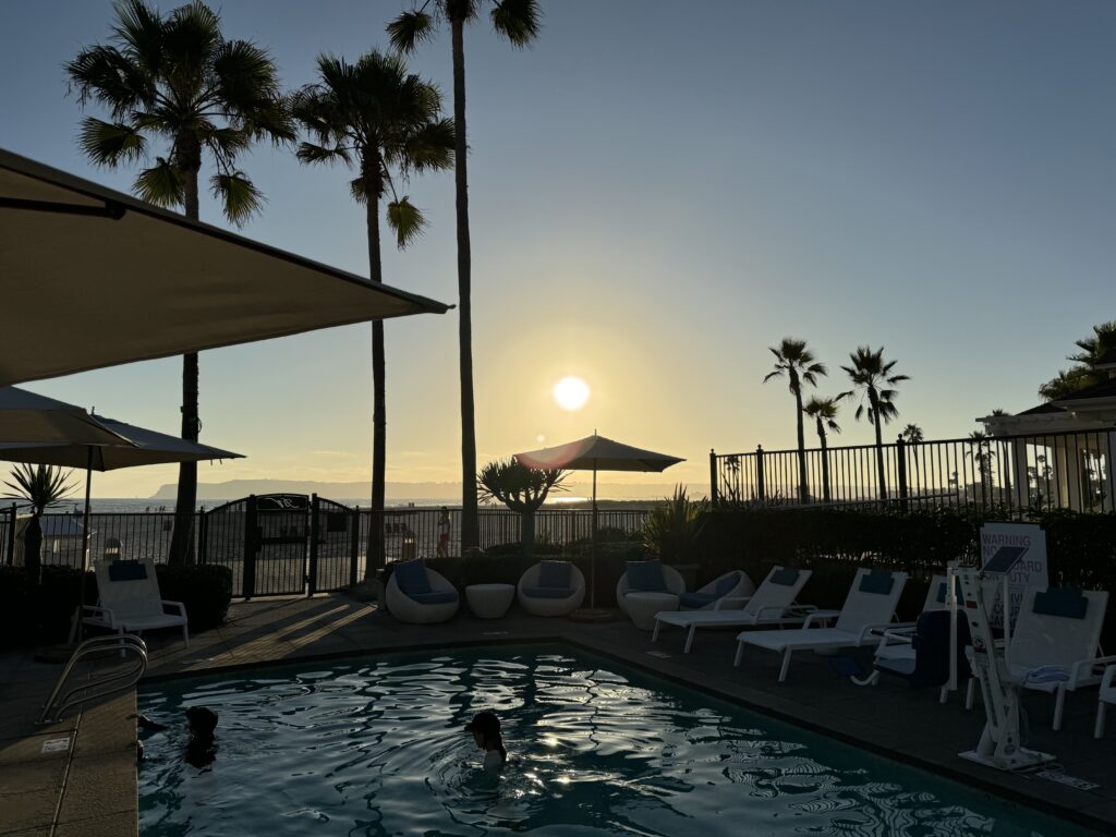 hotel del coronado
beach village pool