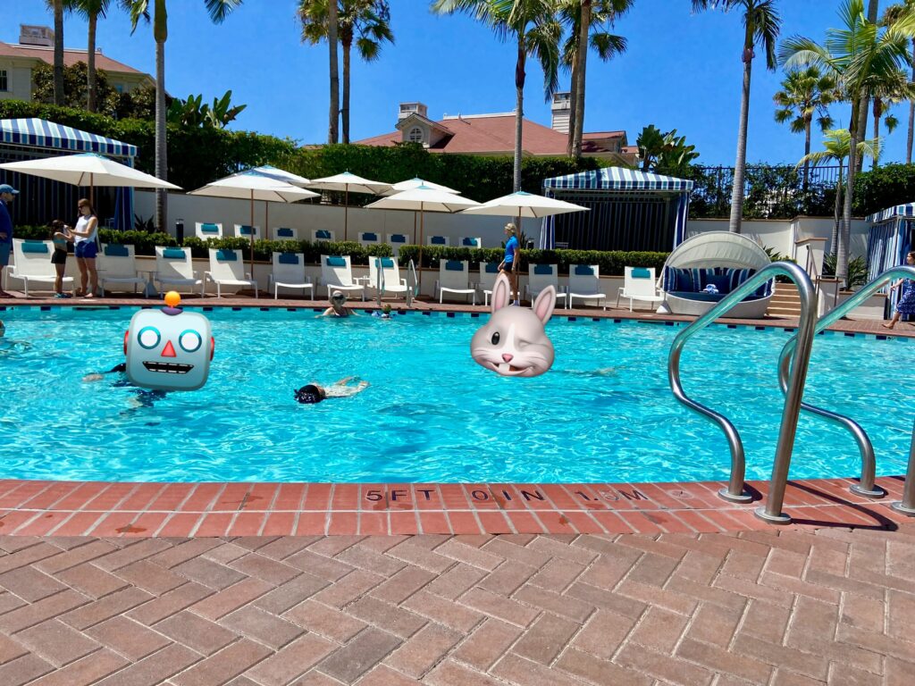 hotel del coronado
beach village pool