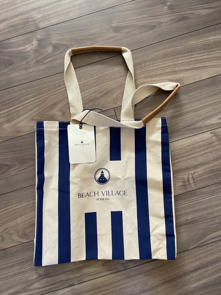 hotel del coronado
beach village bag